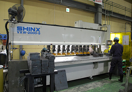 自動開先切削盤 SHINX 「VXW-2000-5」